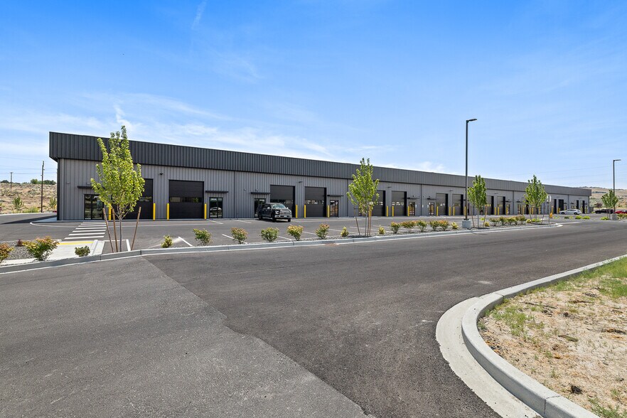 More Photos Of 3121 Leslie Rd, Richland Flex For Lease