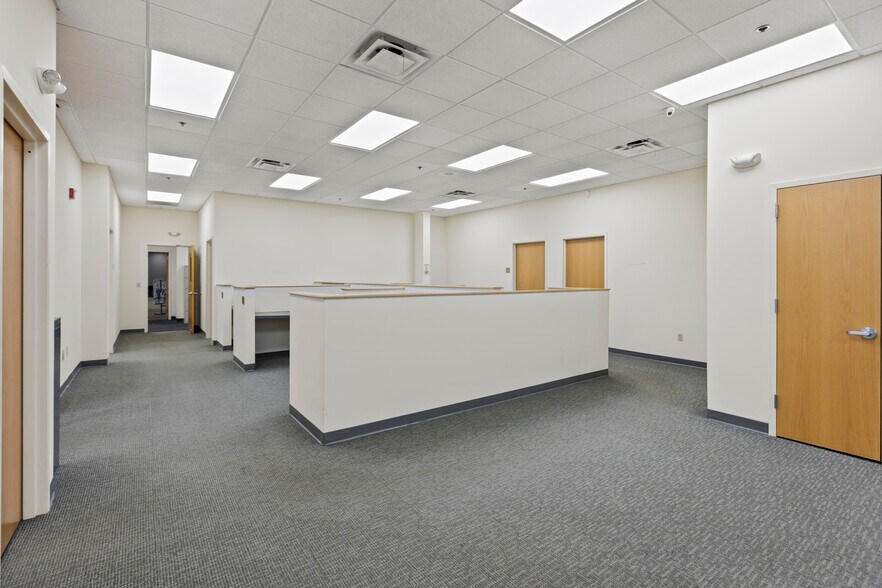 More Photos Of 15 E Union Ave, East Rutherford Warehouse For Lease