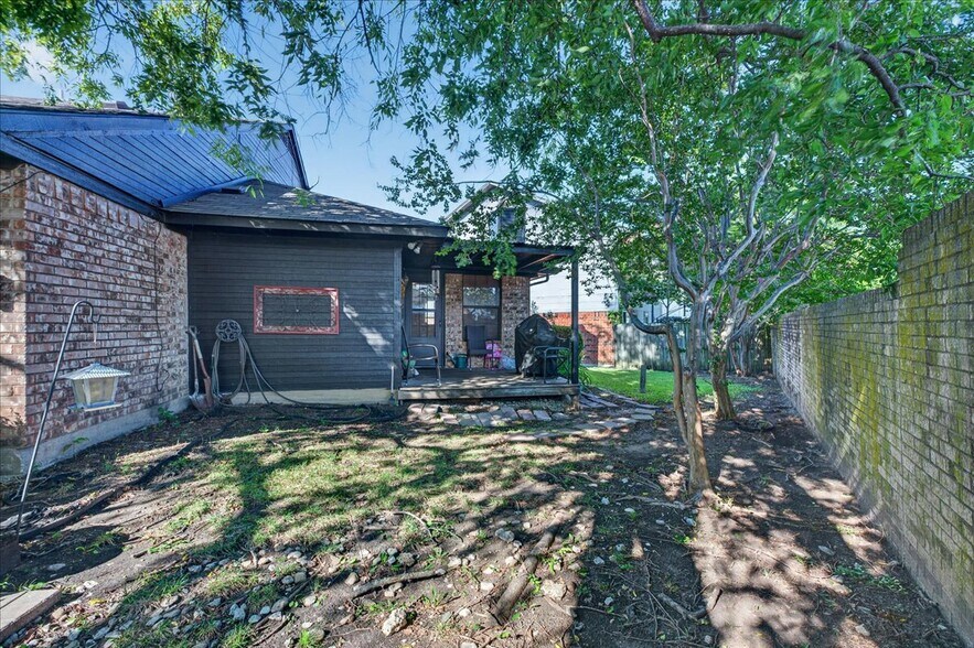 More Photos Of 210-212 Saint Marys Pl, Rockwall Apartments For Sale