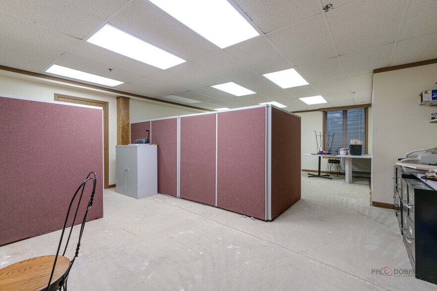 More Photos Of 1017-1019 W Park Ave, Libertyville Medical For Sale