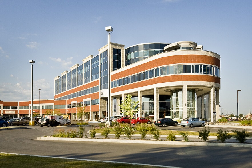 Primary Photo Of 825 Boul Lebourgneuf, Québec Office For Lease