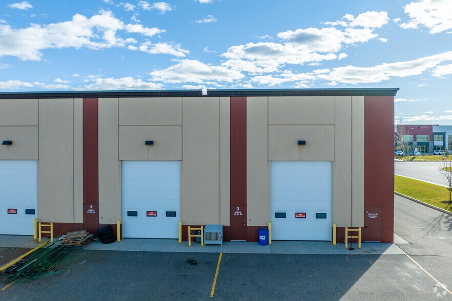 More Photos Of 6420 79th Ave SE, Calgary Warehouse For Sale