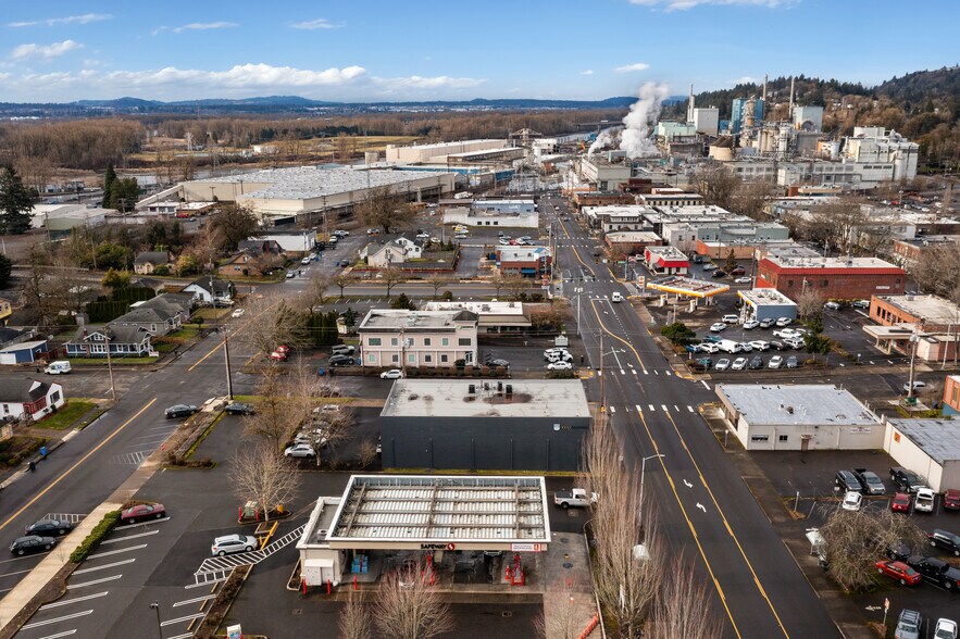 More Photos Of 222 NE Everett St, Camas Storefront Retail Office For Lease