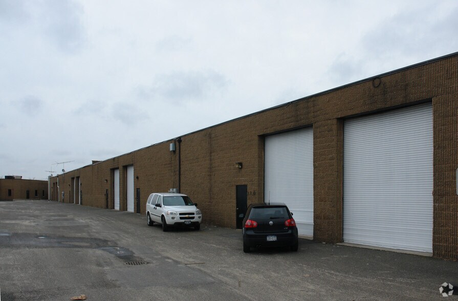 More Photos Of 100 E Jefryn Blvd, Deer Park Manufacturing For Lease