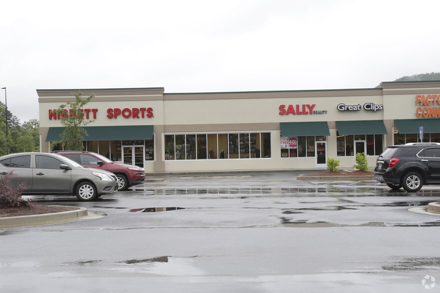 More Photos Of 120 Donald E Thurmond Pky, Cleveland General Retail For Lease