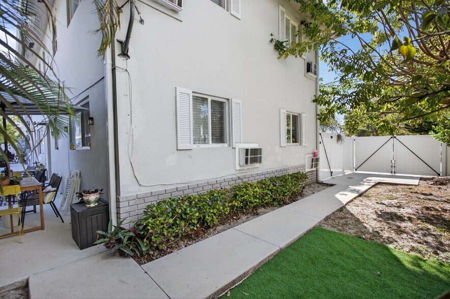 More Photos Of 825 NE 6th St, Fort Lauderdale Apartments For Sale