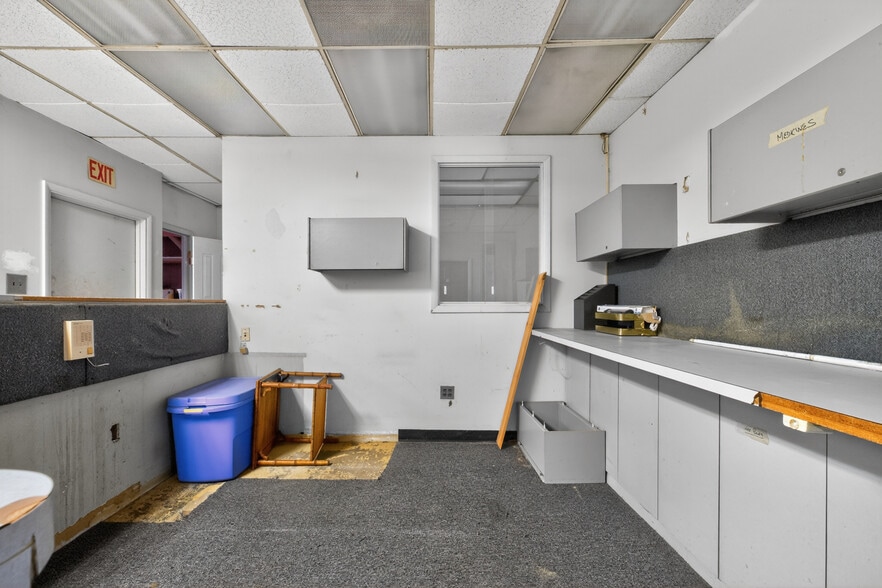 More Photos Of 124 Lincoln Ave, Mount Vernon Office For Sale