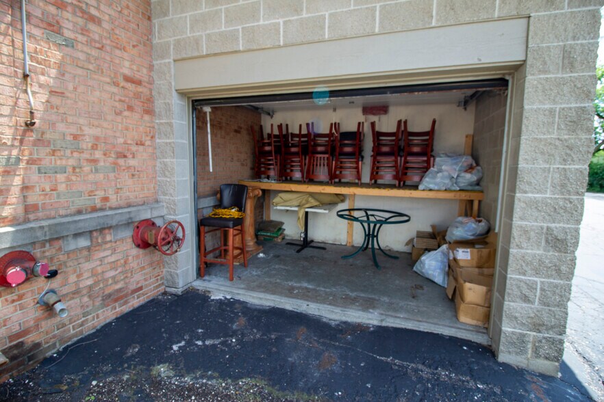 More Photos Of 5402 Portage Rd, Portage Restaurant For Lease