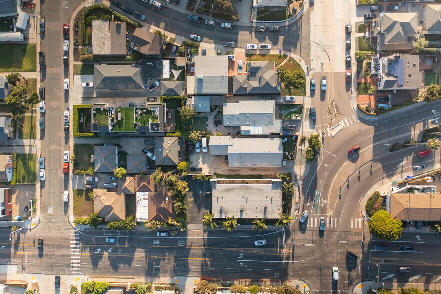 More Photos Of 4980-82 La Jolla Blvd, San Diego Multifamily For Sale