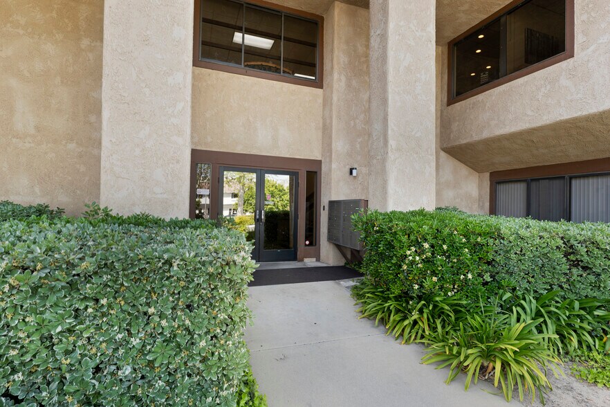 More Photos Of 445 Rosewood Ave, Camarillo Medical For Sale