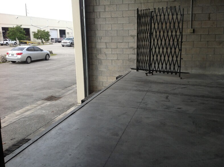 More Photos Of 10800 NW 21st St, Miami Warehouse For Sale