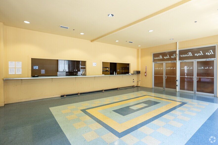 More Photos Of 3350 Greenbriar Pky SW, Atlanta Movie Radio TVStudio For Lease