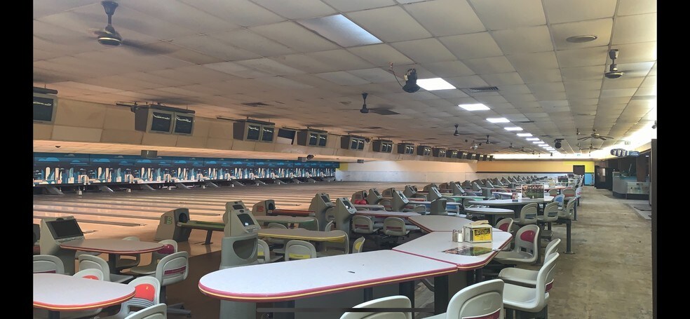 More Photos Of 3810 Lake Ave, Fort Wayne Bowling Alley For Lease