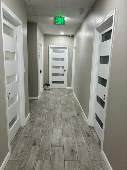 More Photos Of 4801 District Blvd, Bakersfield Warehouse For Lease