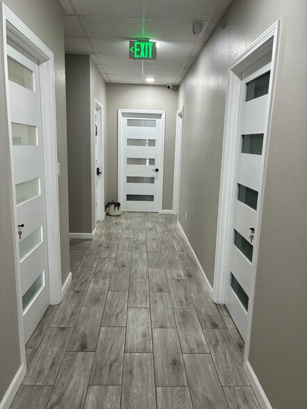 More Photos Of 4801 District Blvd, Bakersfield Warehouse For Lease