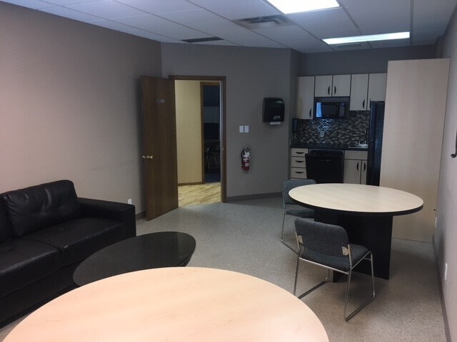 More Photos Of 8024 Edgar Industrial Cres, Red Deer Industrial For Lease