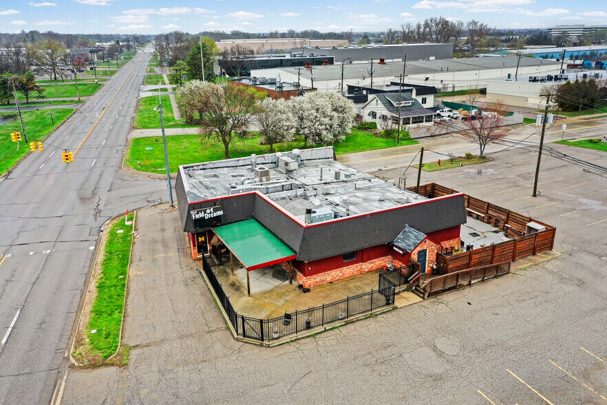 More Photos Of 1090 Rochester Rd, Troy Restaurant For Sale