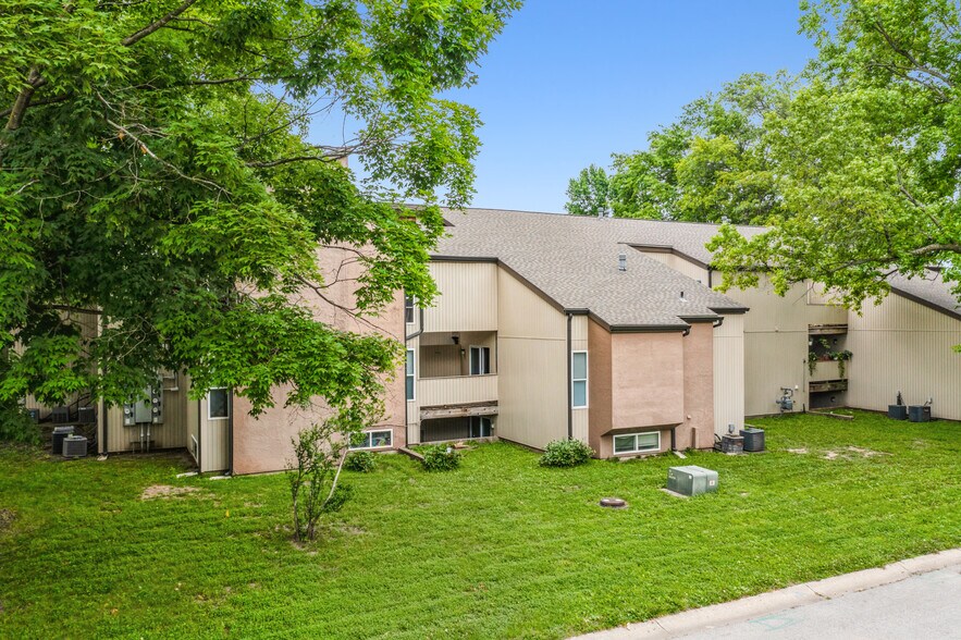 More Photos Of 103 N Lee St, Buckner Multifamily For Sale