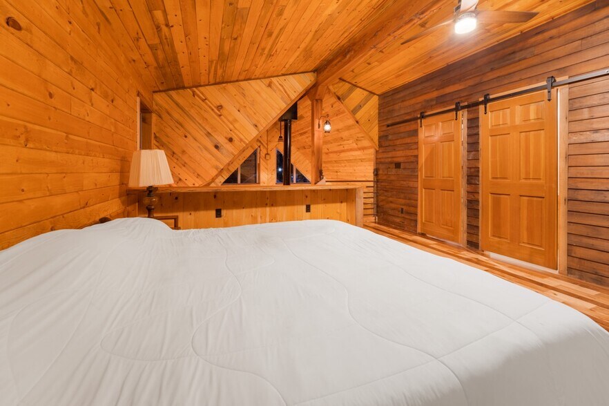 More Photos Of 55533 McKenzie River Dr, Mckenzie Bridge Industrial For Sale