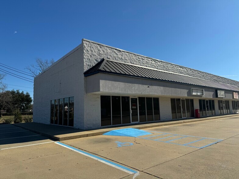 Primary Photo Of 1909 W Dallas Ave, Selma Storefront For Lease
