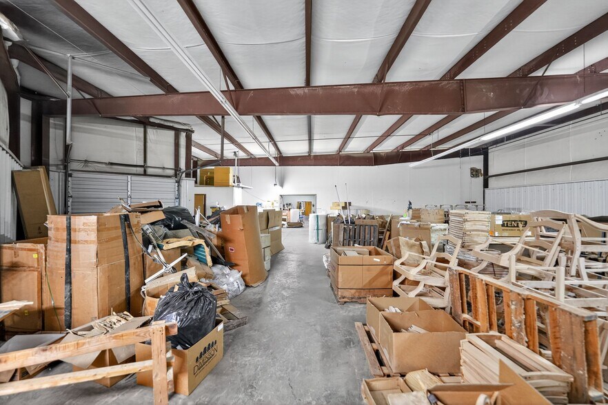 More Photos Of 1101 Roberts Ln, High Point Warehouse For Lease