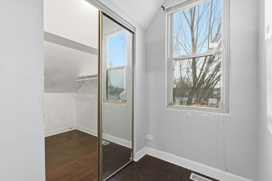 More Photos Of 4140 N Western Ave, Chicago Multifamily For Sale