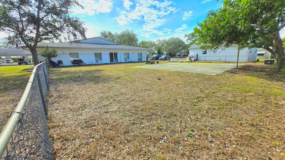 More Photos Of 1803 57th Ave W, Bradenton Religious Facility For Lease