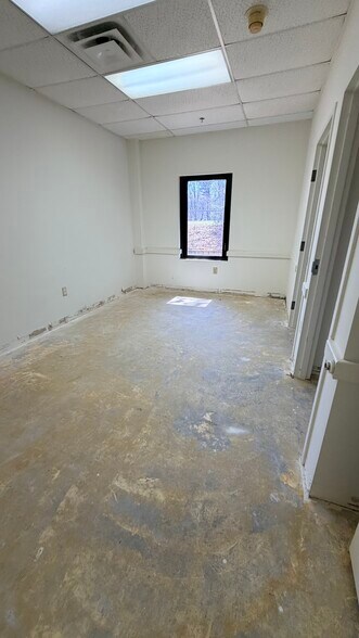 More Photos Of 3005 Lenora Church Rd, Snellville Office For Lease