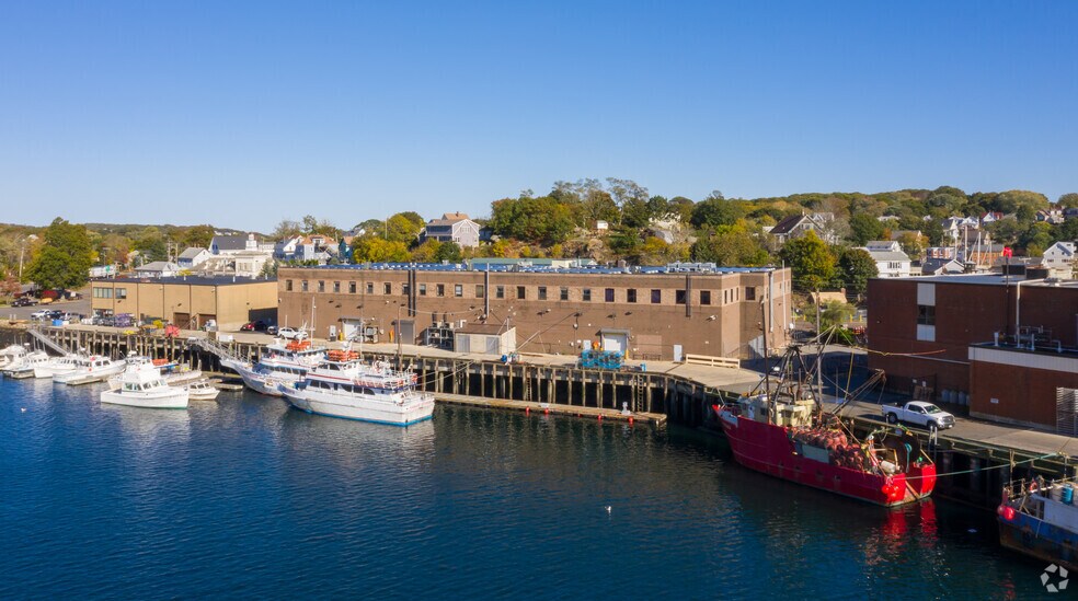 More Photos Of 11-15 Parker St, Gloucester Light Manufacturing For Lease