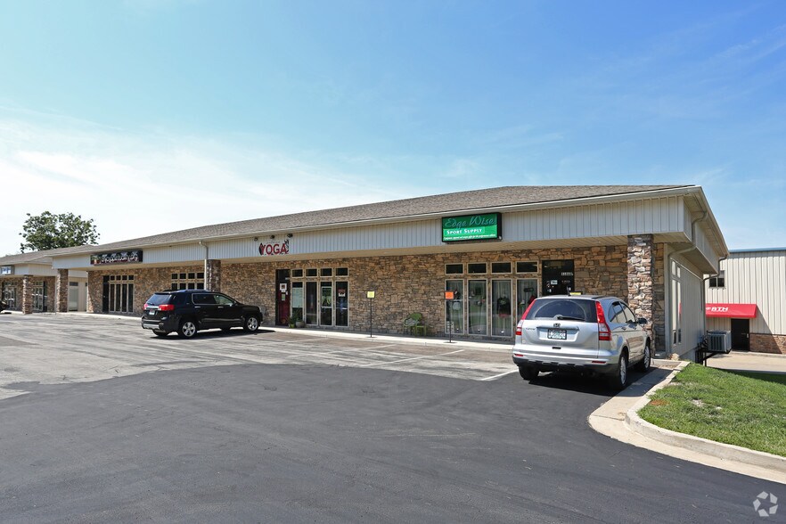 More Photos Of 5106 NW Waukomis Dr, Kansas City Storefront Retail Office For Lease