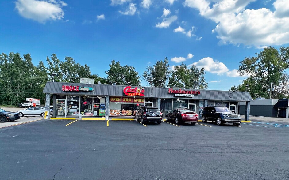 More Photos Of 36454-36474 Groesbeck Hwy, Clinton Township Storefront Retail Office For Lease