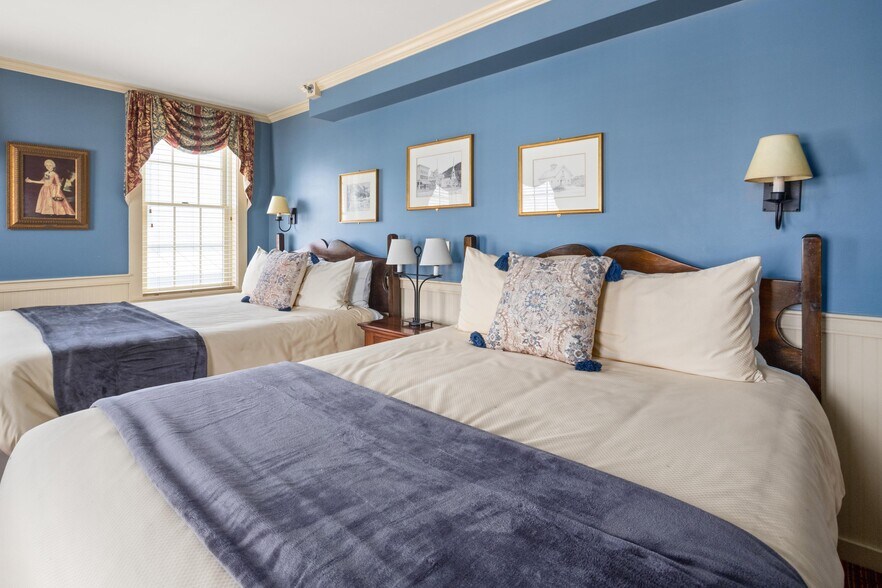 More Photos Of 18 Main St, Stowe Hotel For Sale