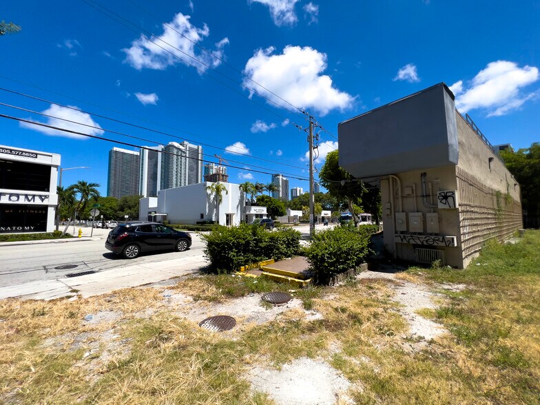 More Photos Of 3400 NE 2nd Ave, Miami Restaurant For Sale