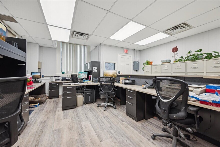 More Photos Of 337 Warren Ave, Stirling Industrial For Sale