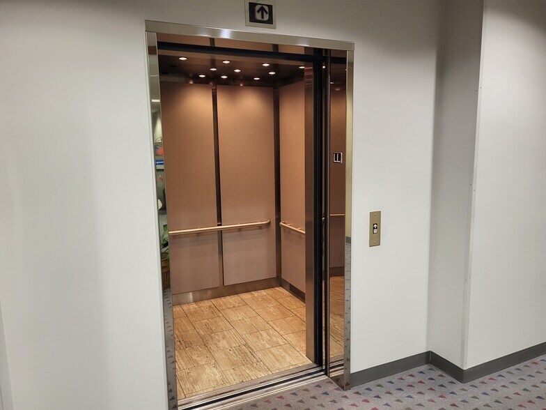 More Photos Of 2900 O St, Lincoln Office For Lease