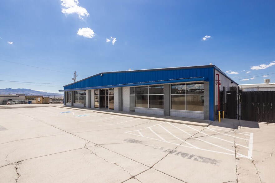 More Photos Of 1851 Commander Dr, Lake Havasu City Freestanding For Lease