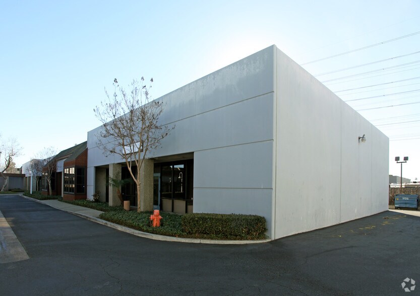 Primary Photo Of 1580 N Batavia St, Orange Light Distribution For Lease
