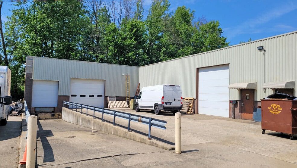 More Photos Of 950 Erie Rd, Eastlake Manufacturing For Sale