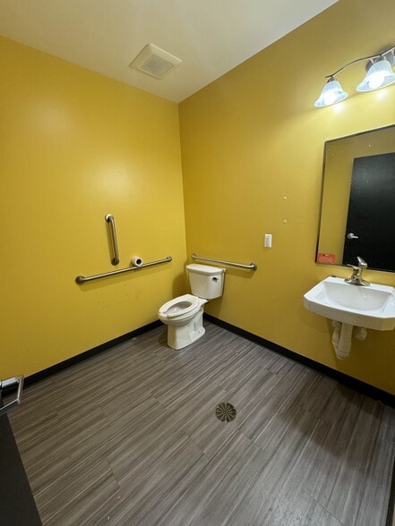 More Photos Of 24408-24420 Van Dyke Ave, Center Line Storefront For Lease