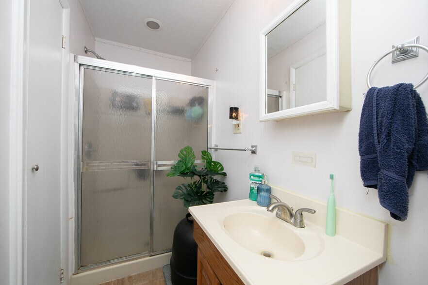 More Photos Of 604 White Horse Pike, Oaklyn Storefront For Sale