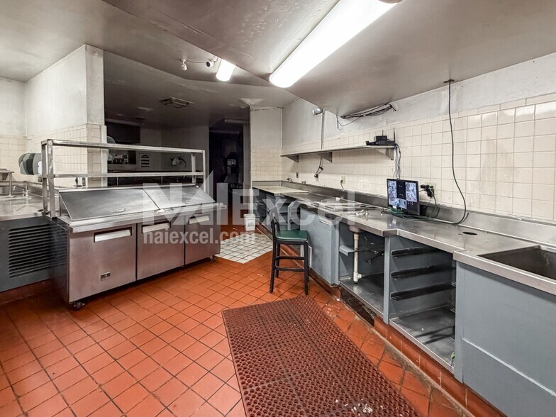More Photos Of 287 N Lake Powell Blvd, Page Hotel For Sale