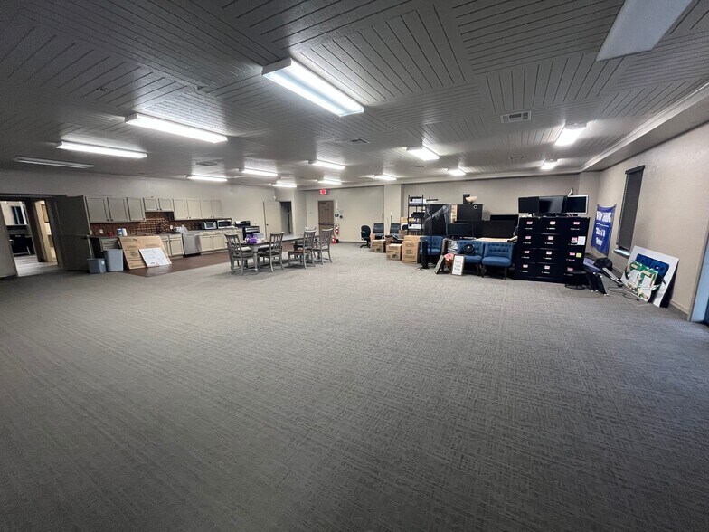 More Photos Of 1001 N Council Rd, Oklahoma City Office For Lease