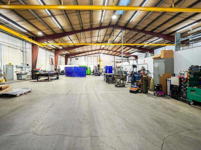 More Photos Of 893 Wilco Rd, Stayton Manufacturing For Sale