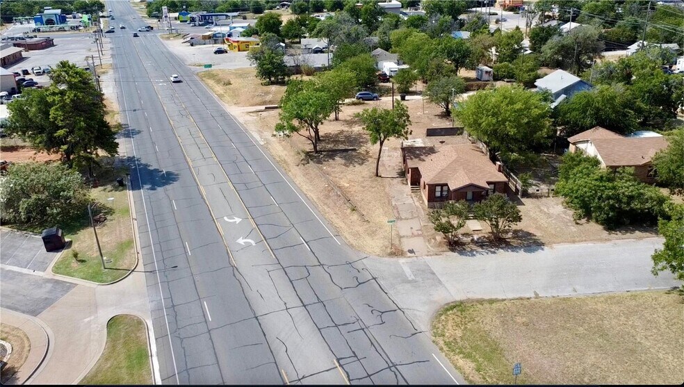 More Photos Of 2342 N Treadaway Blvd, Abilene Land For Sale