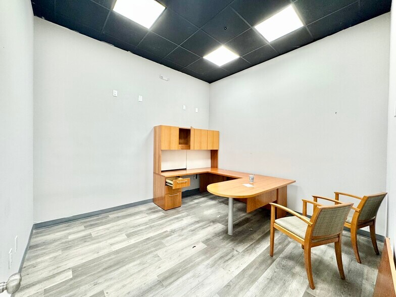 More Photos Of 2900 High Ridge Rd, Boynton Beach Warehouse For Lease