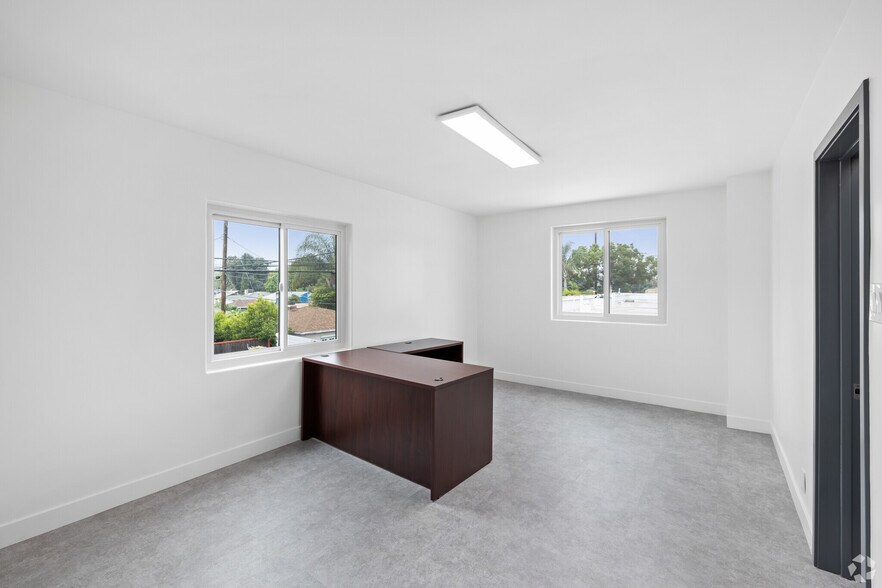 More Photos Of 207 N Victory Blvd, Burbank Office For Lease