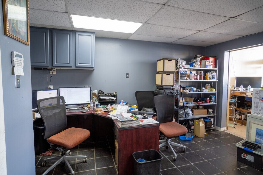 More Photos Of 5507 E Colonial Dr, Orlando Auto Repair For Sale