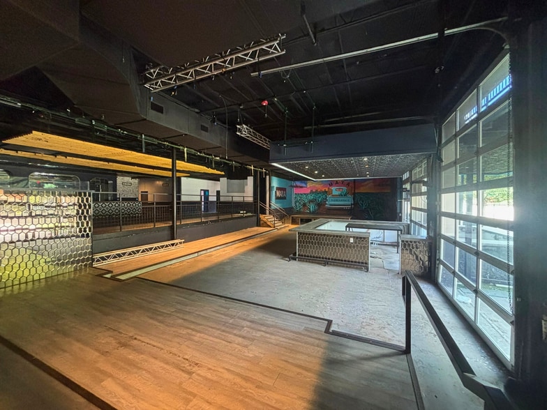 More Photos Of 1005 Norwood St, Fort Worth Restaurant For Lease