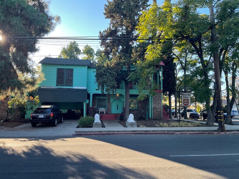 More Photos Of 840 E Brown Ave, Fresno Apartments For Sale