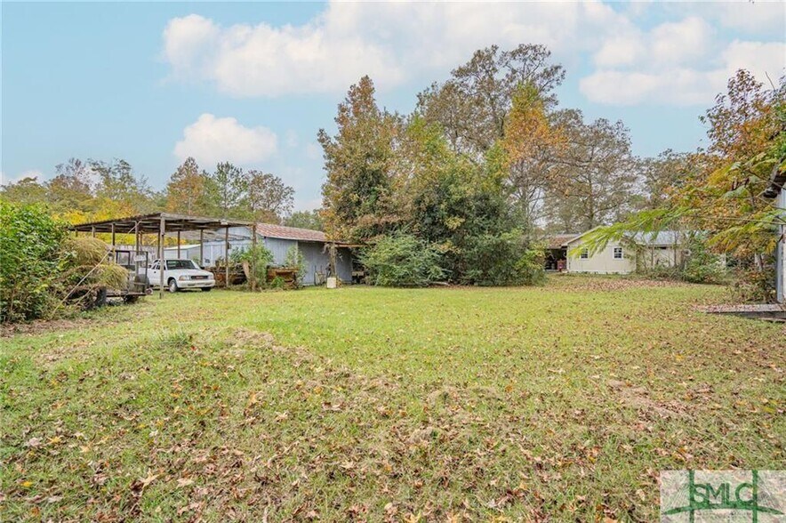 More Photos Of 895 W Highway 80, Eden General Retail For Sale